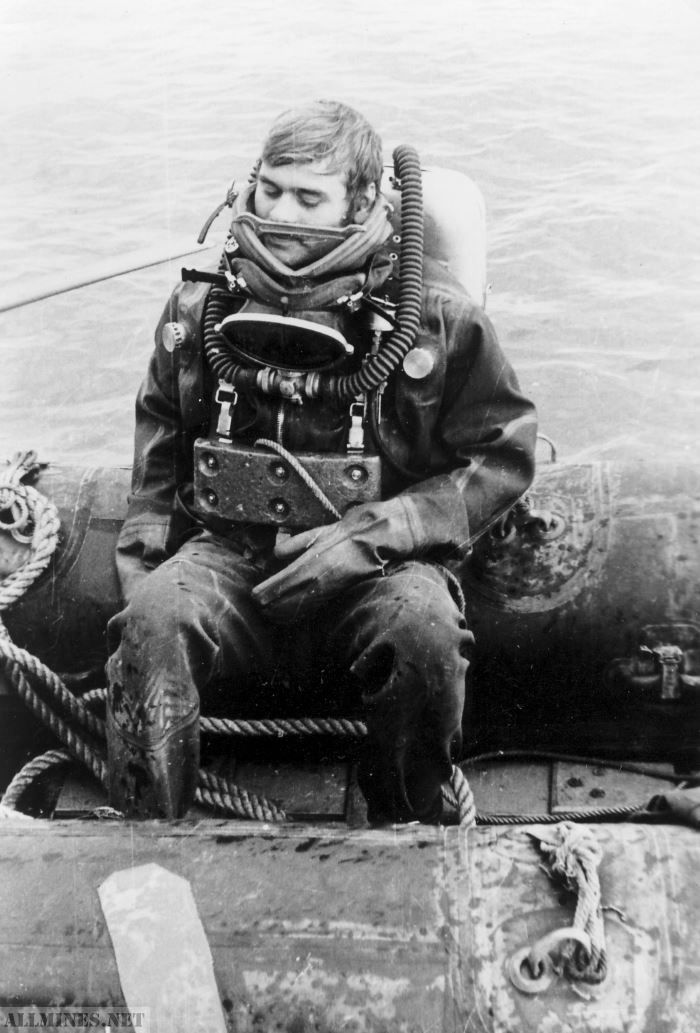 Viet_diver2_700.jpg